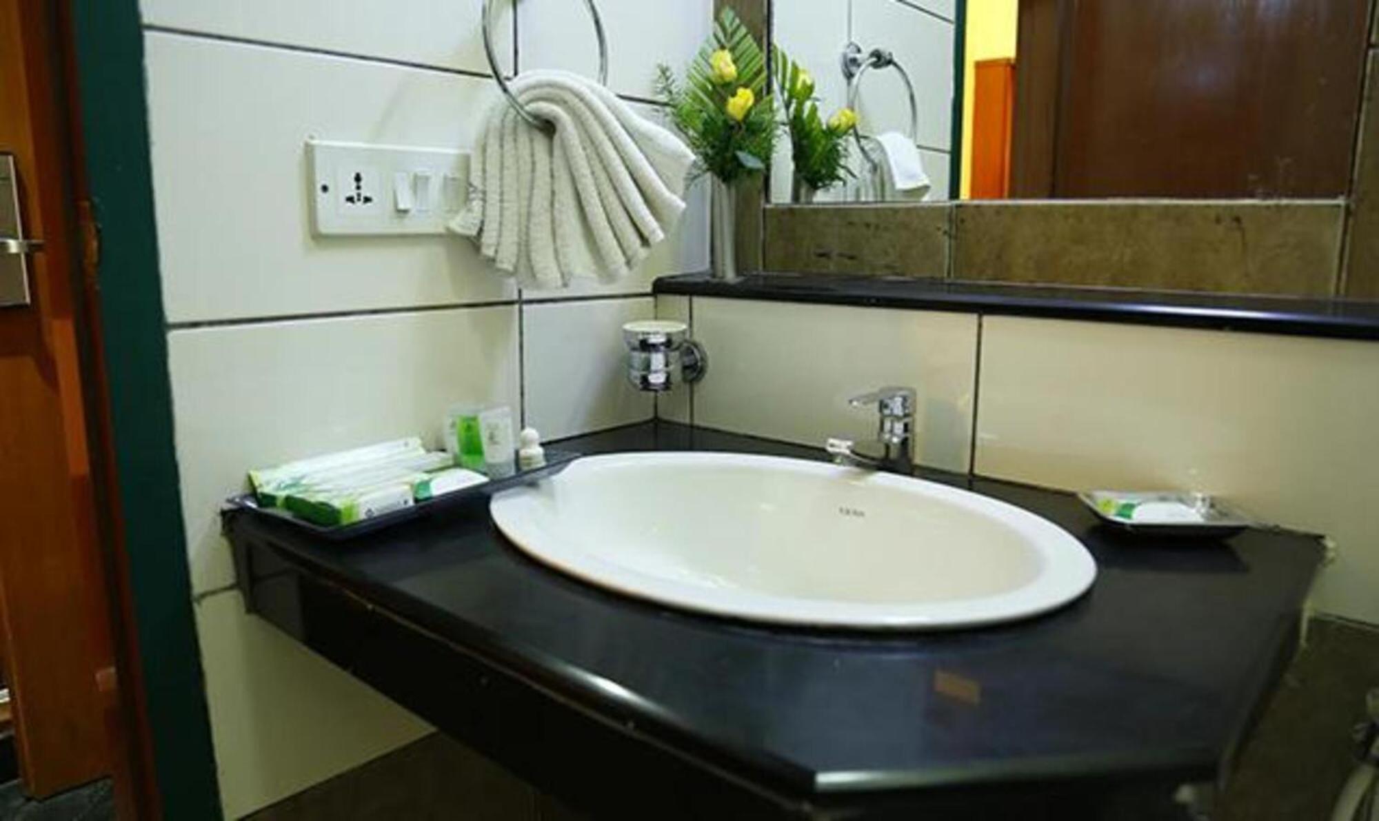 Fabhotel Prime Chennai Deluxe Εξωτερικό φωτογραφία